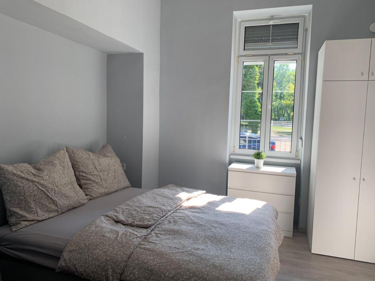 Kinizsi Udvar Apartmanház Balatonboglár Exterior foto