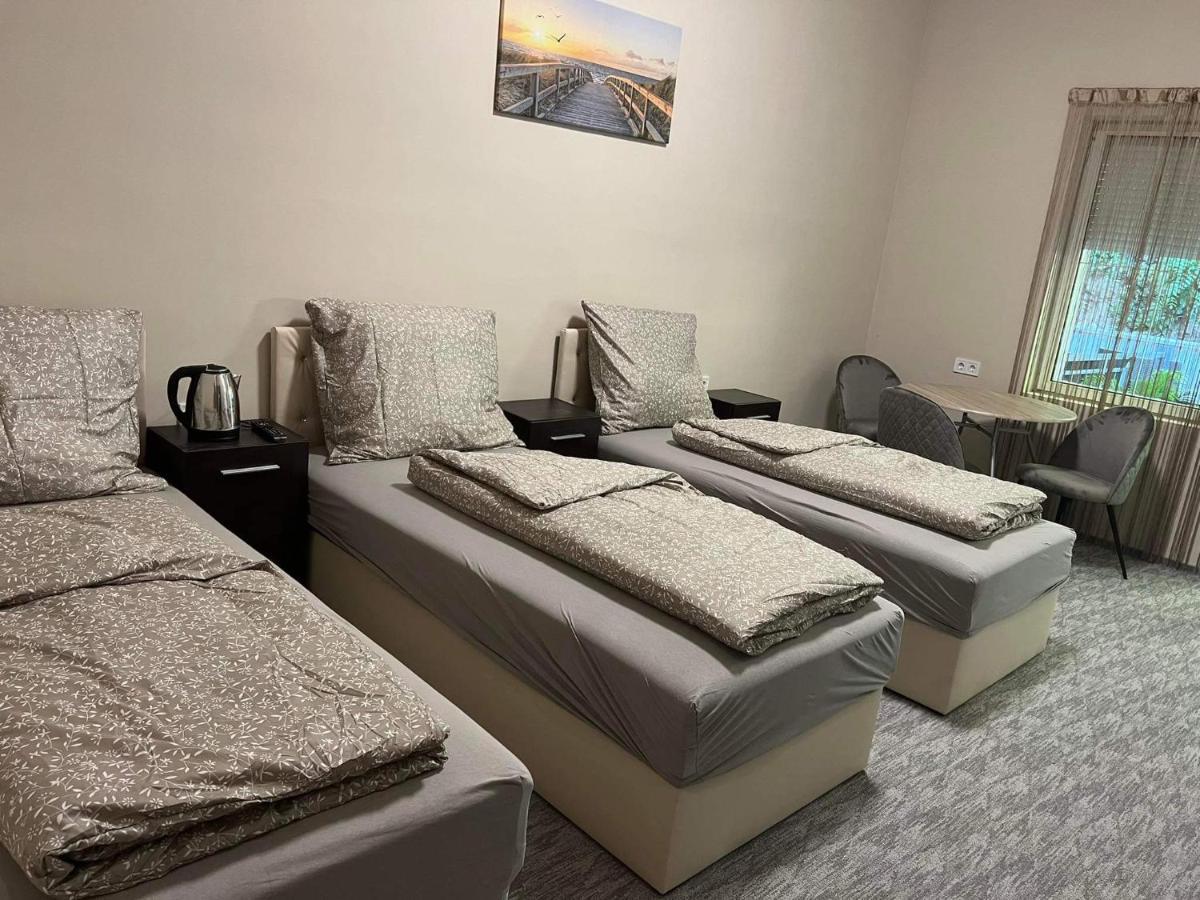 Kinizsi Udvar Apartmanház Balatonboglár Exterior foto