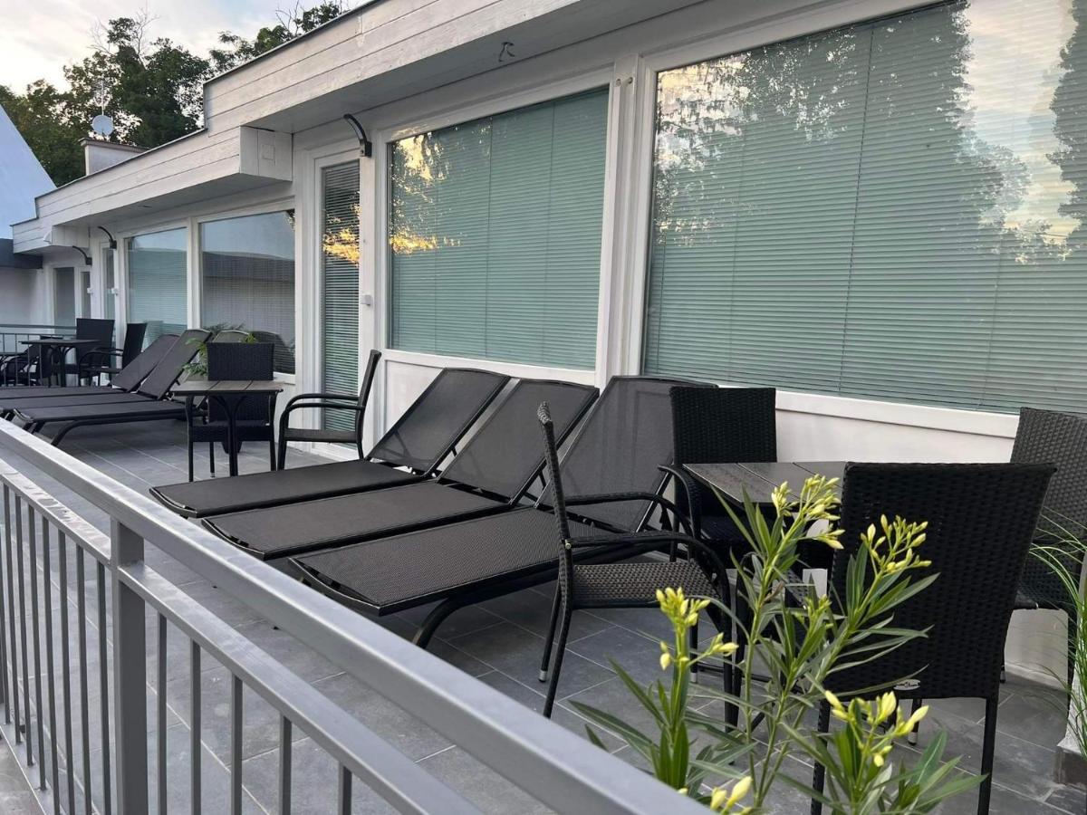 Kinizsi Udvar Apartmanház Balatonboglár Exterior foto