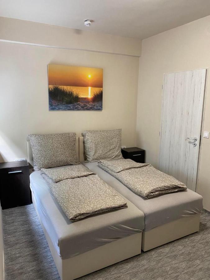 Kinizsi Udvar Apartmanház Balatonboglár Exterior foto
