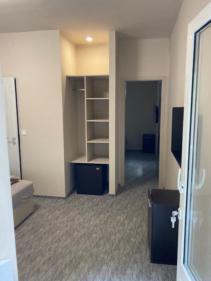 Kinizsi Udvar Apartmanház Balatonboglár Exterior foto