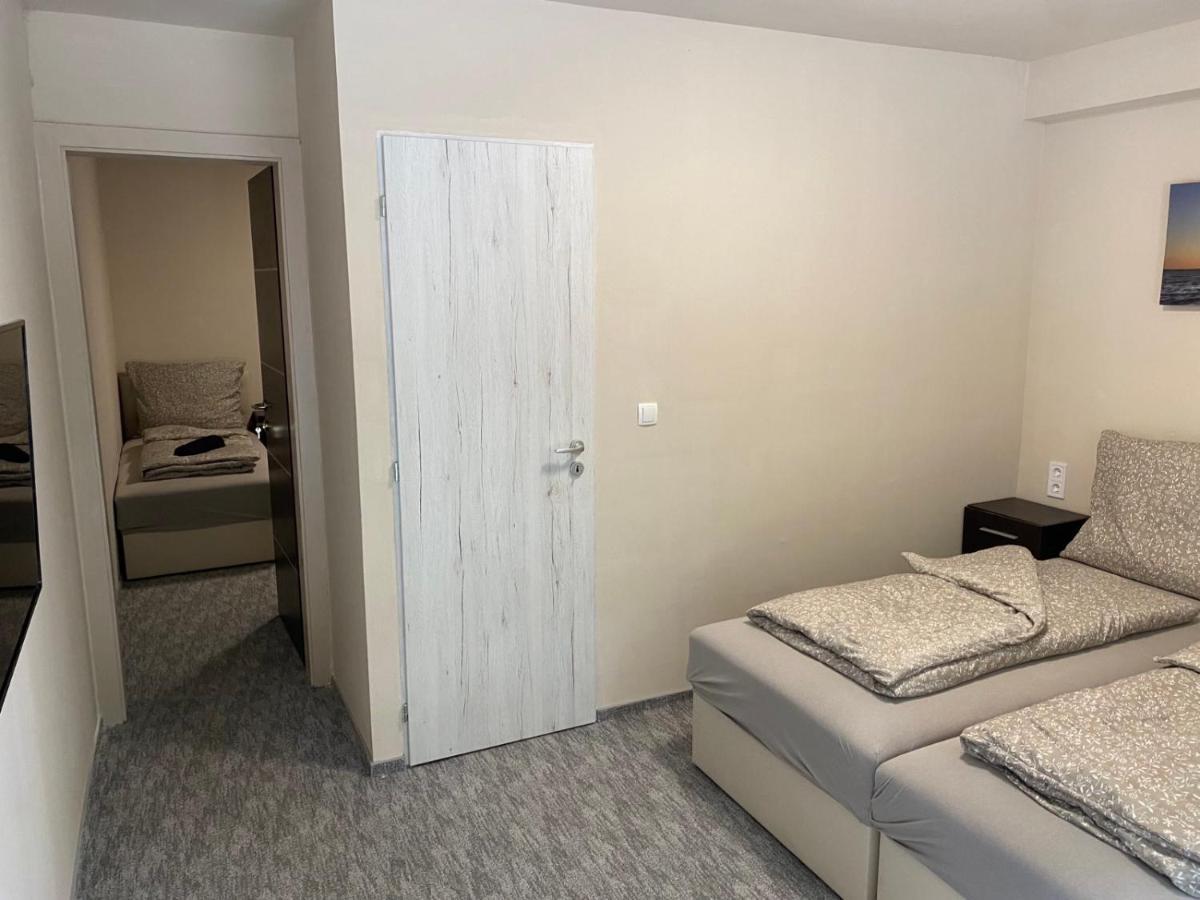 Kinizsi Udvar Apartmanház Balatonboglár Exterior foto