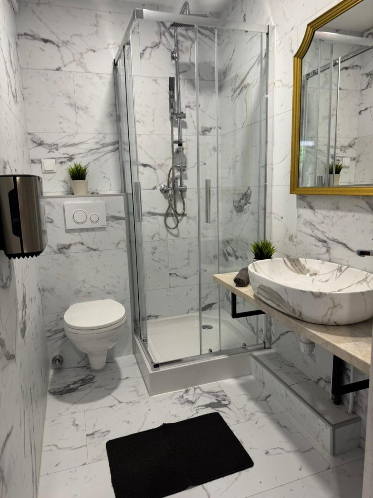 Kinizsi Udvar Apartmanház Balatonboglár Exterior foto