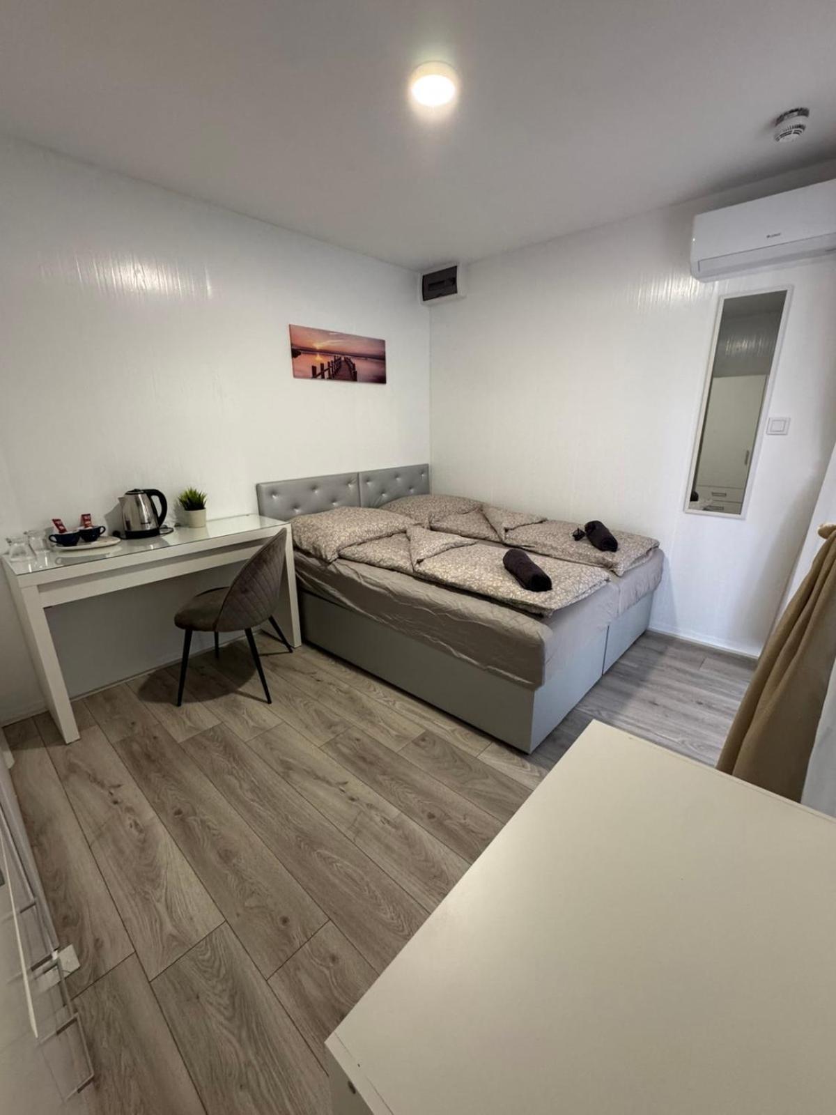 Kinizsi Udvar Apartmanház Balatonboglár Exterior foto